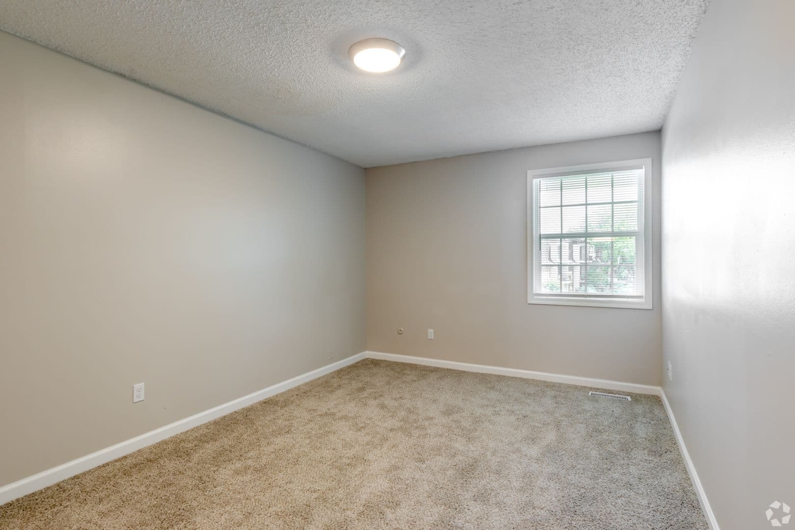Peoria Apartment: 935 W Loire Court