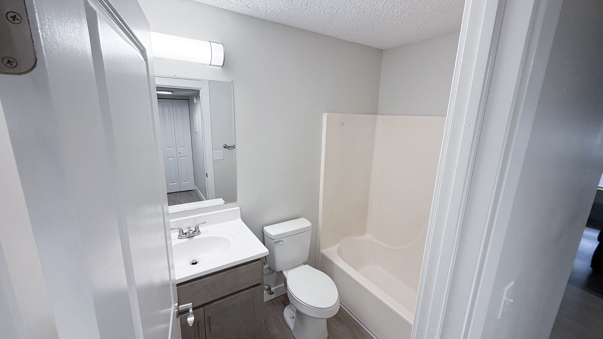 Urbana Apartment: 105 N Busey