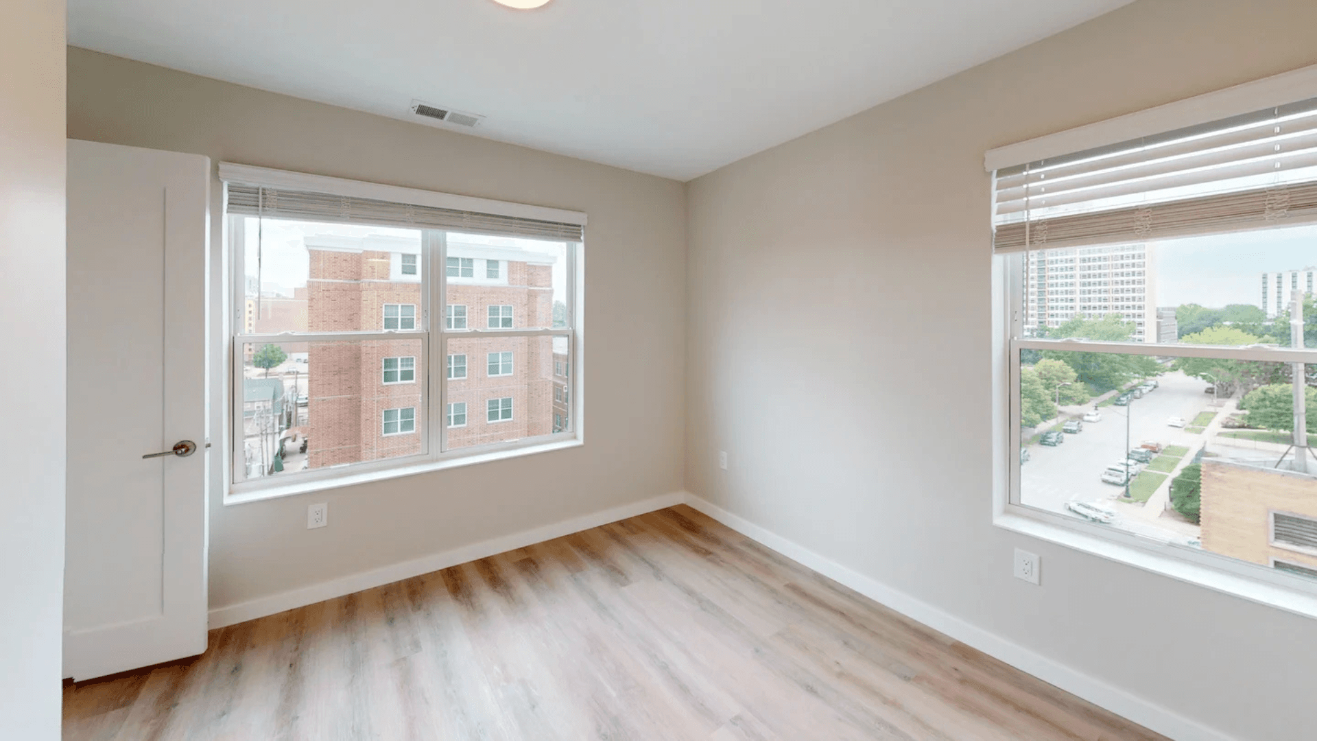 Champaign Apartment: 608 E Chalmers St