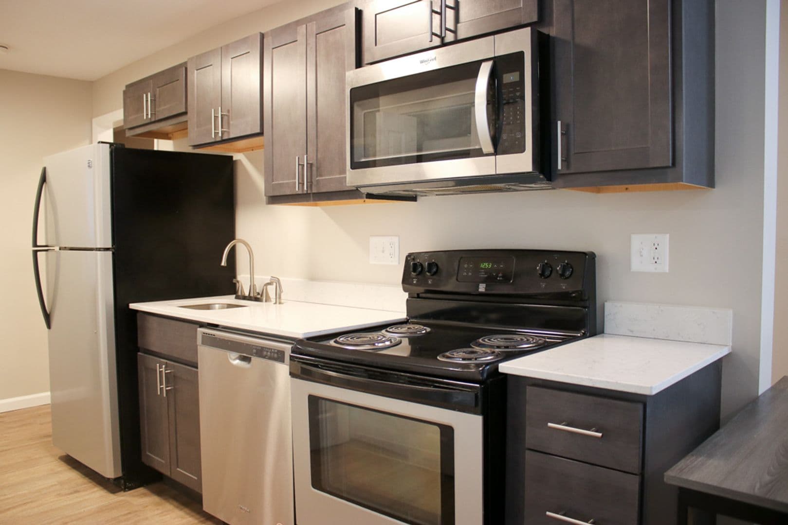 Urbana Apartment: 106 S Gregory Street