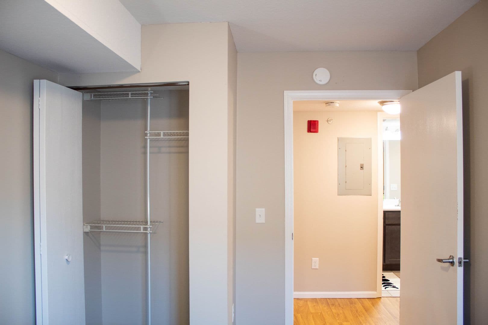 Urbana Apartment: 1010 W Stoughton