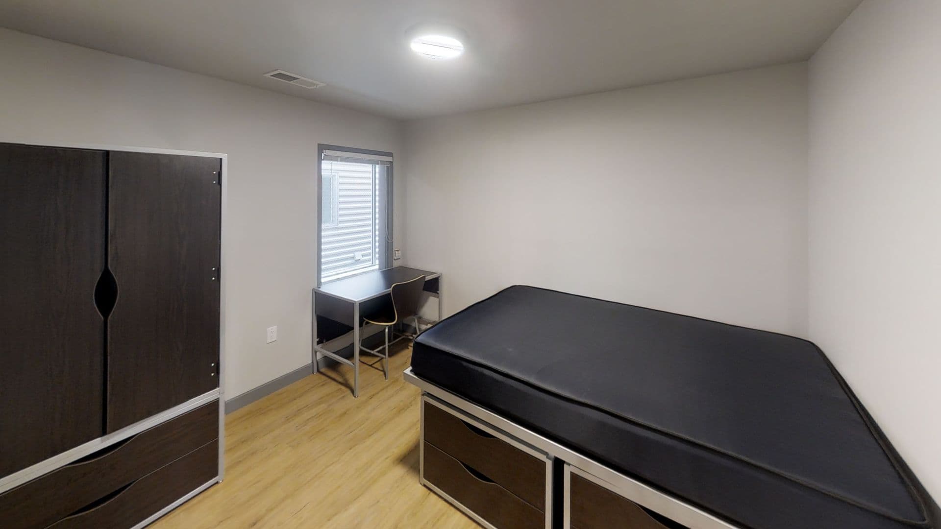 Champaign Apartment: 615 S Wright
