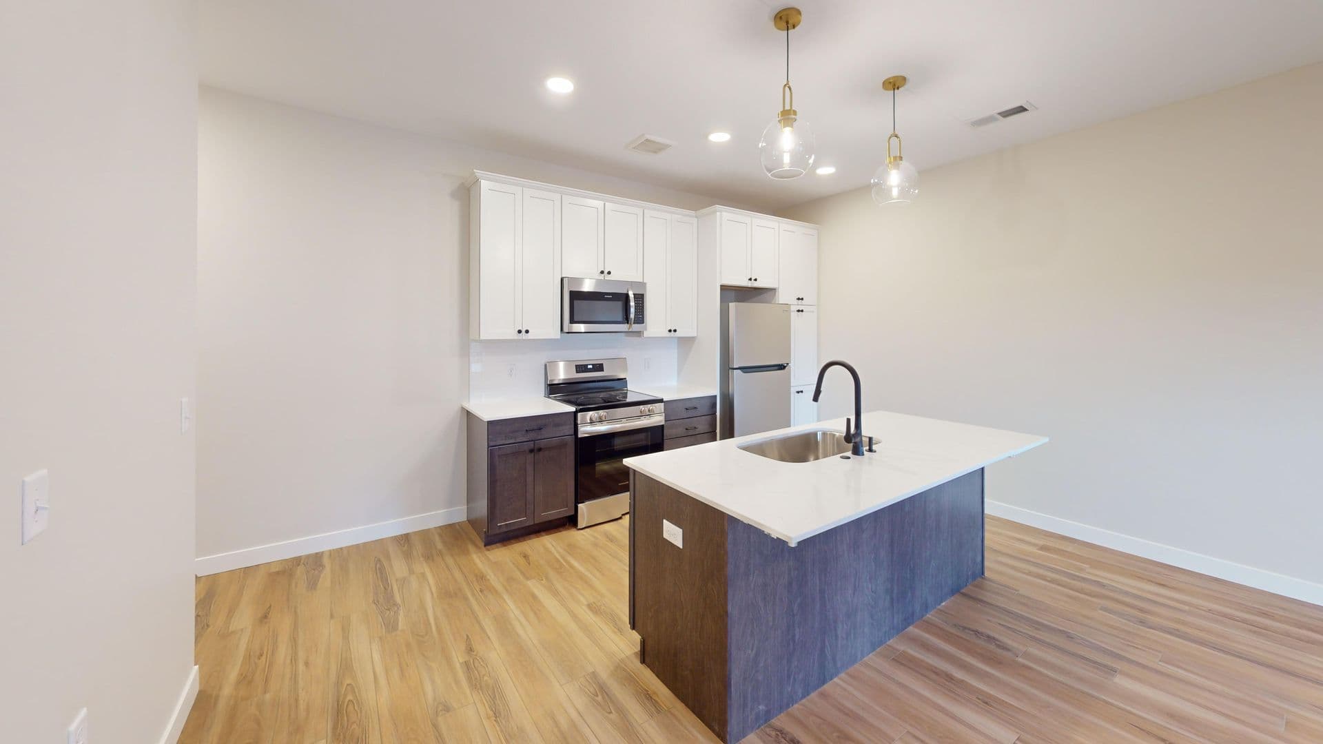 Normal Apartment: 1808 Carden Springs Circle