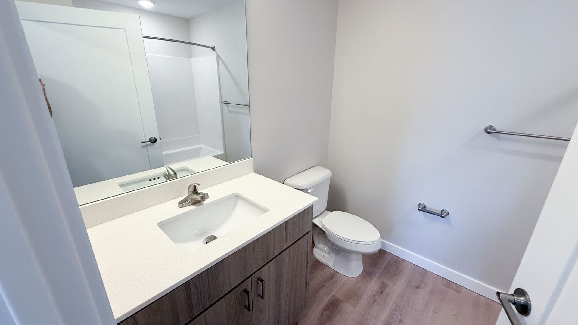 Champaign Apartment: 608 E Chalmers St