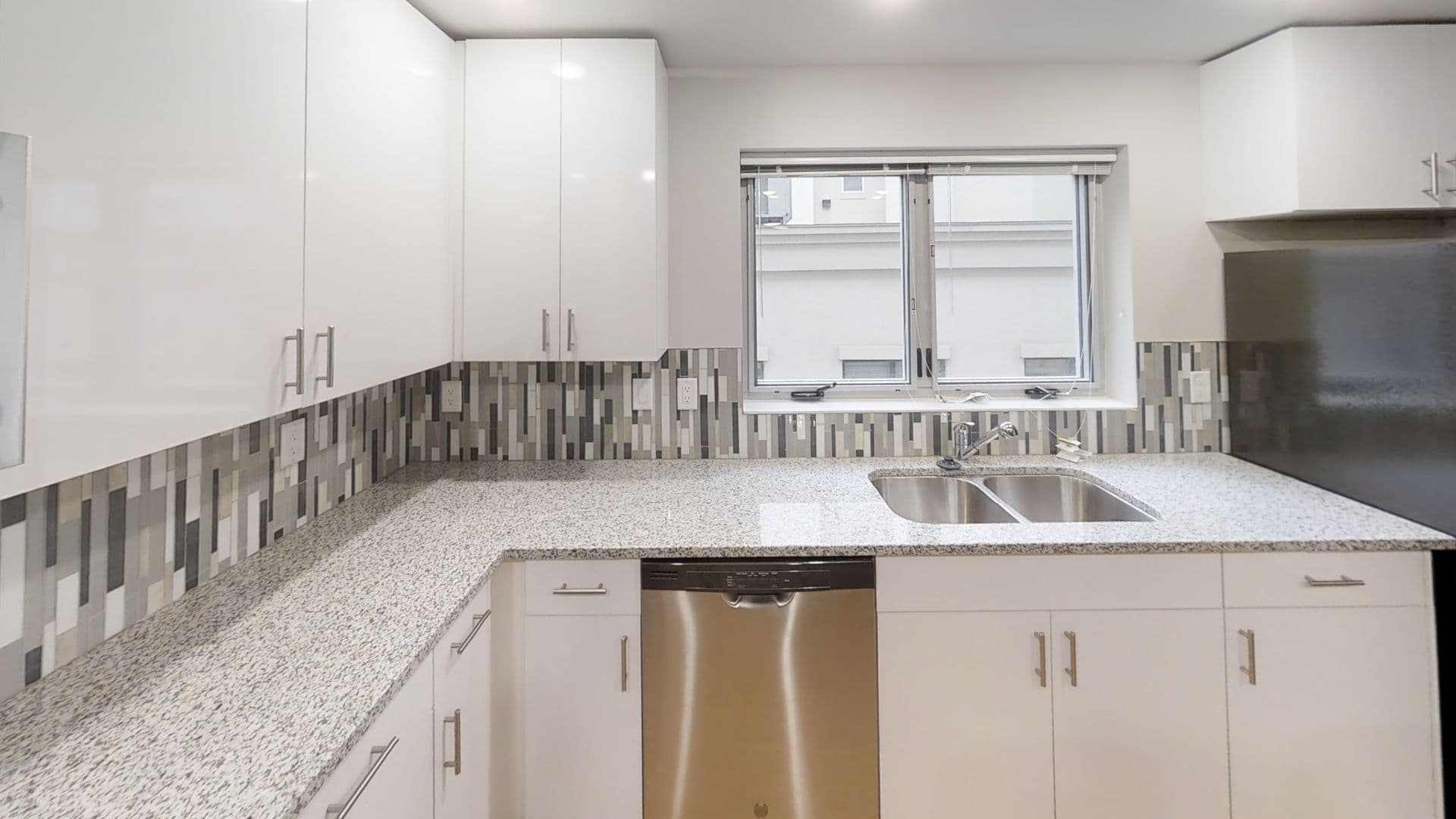 Champaign Apartment: 615 S Wright
