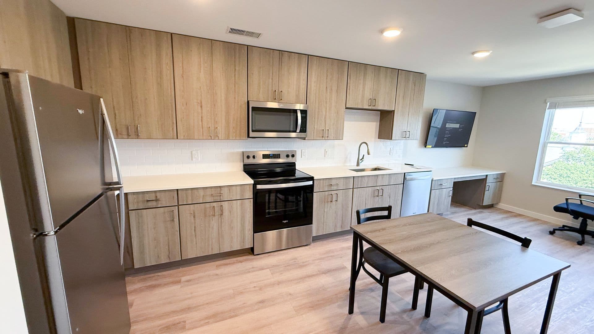 Champaign Apartment: 608 E Chalmers St