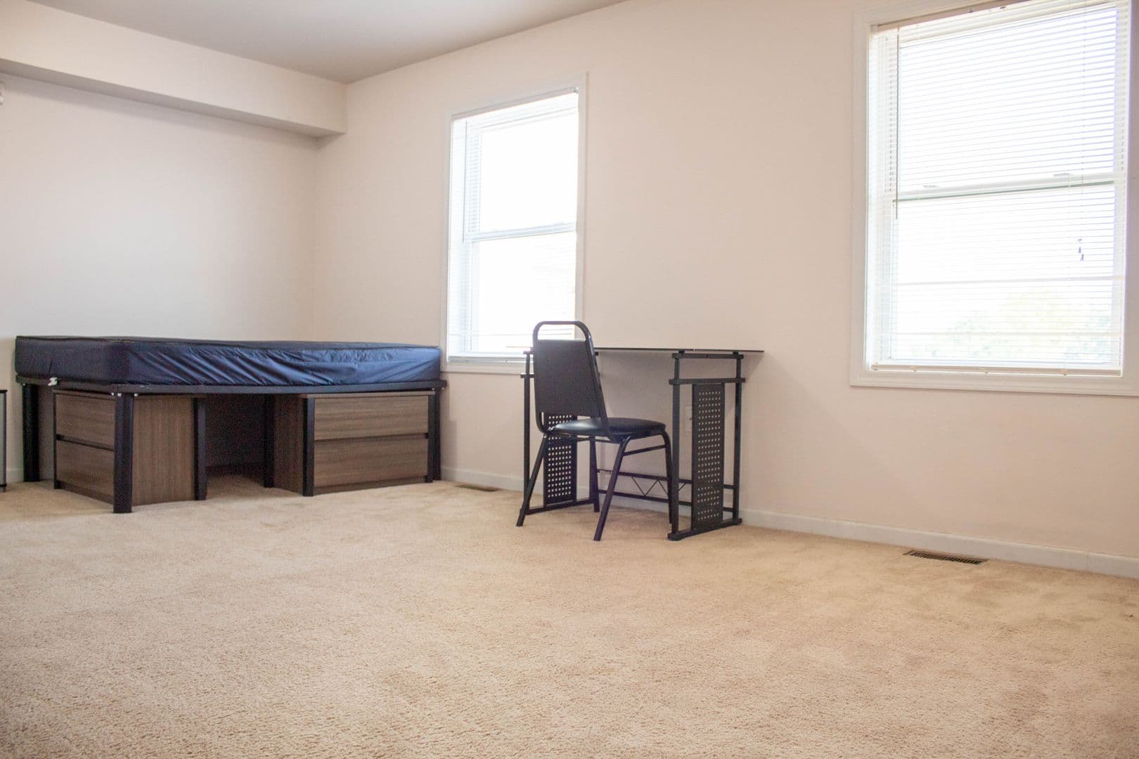Champaign Apartment: 606 E Stoughton