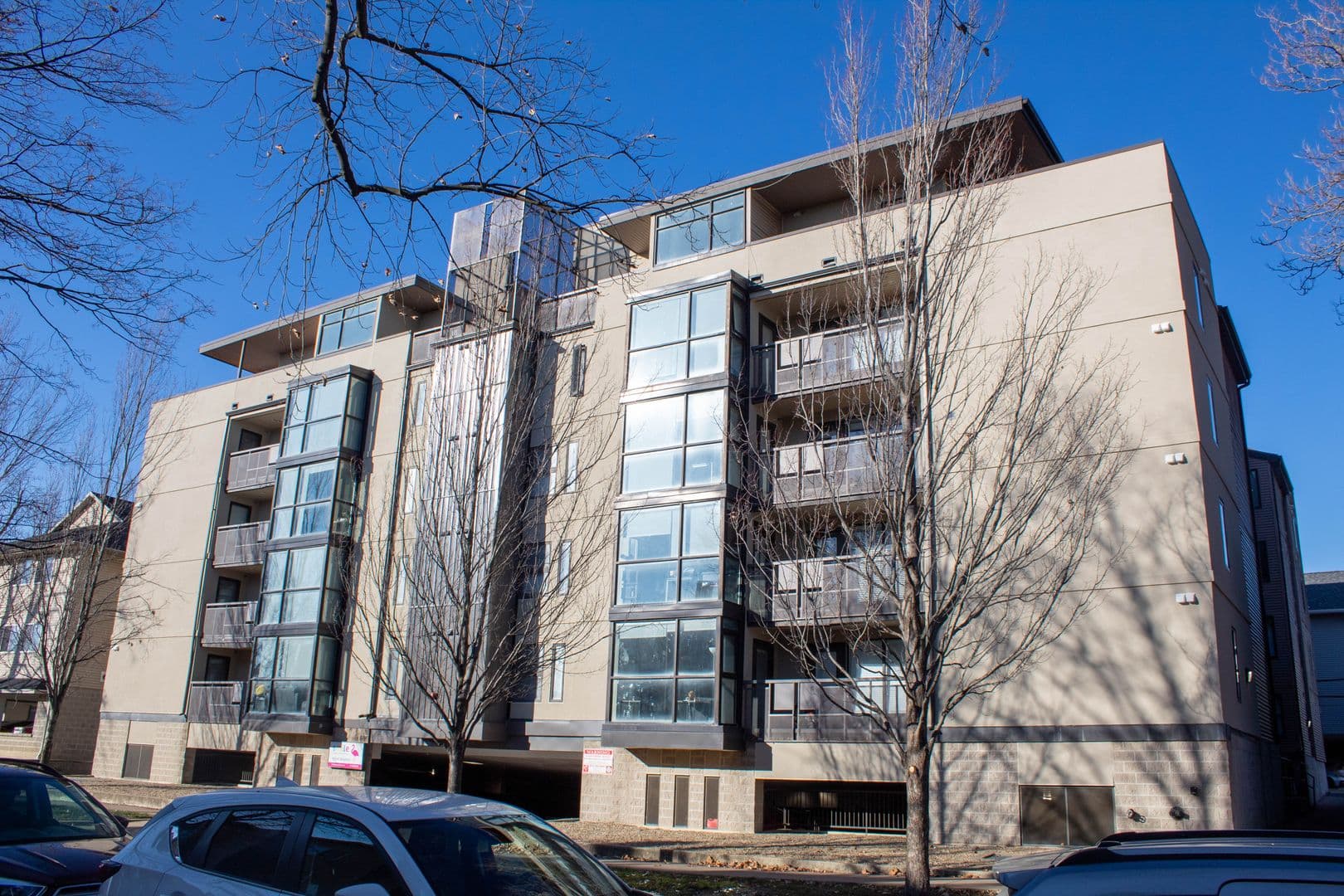 Urbana Apartment: 1010 W Stoughton