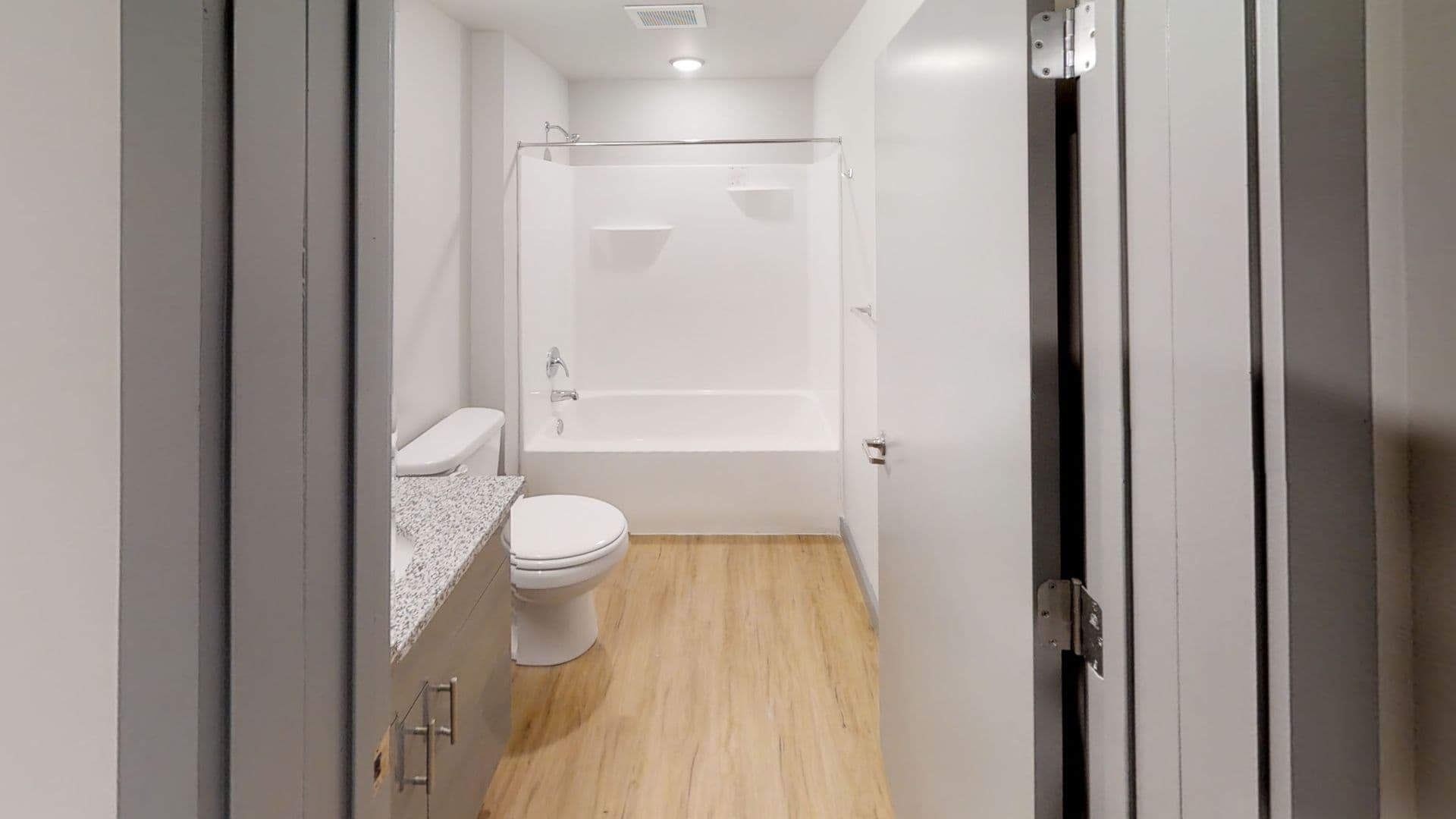 Champaign Apartment: 615 S Wright