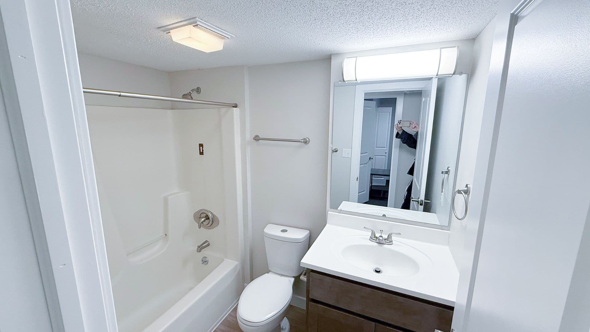 Urbana Apartment: 104 N Lincoln Ave