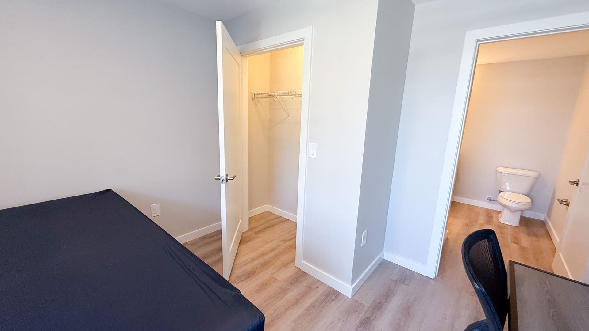 Champaign Apartment: 608 E Chalmers St