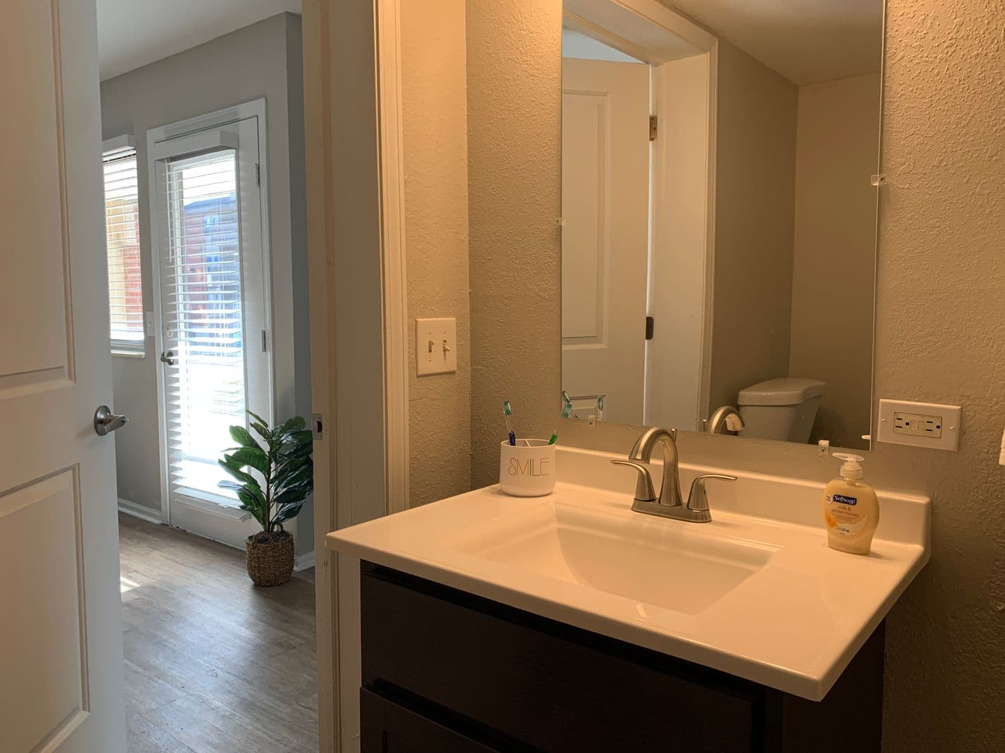 Champaign Apartment: 408 E Healey St