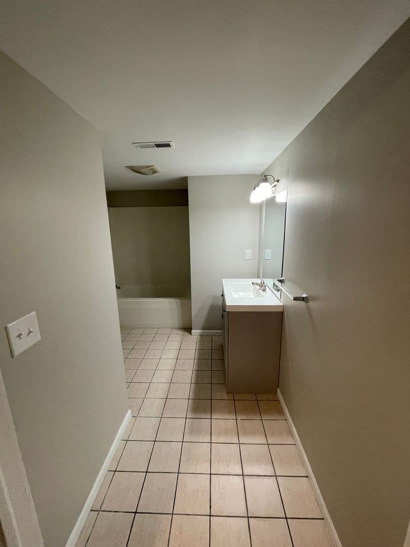 Champaign Apartment: 304 E Daniel