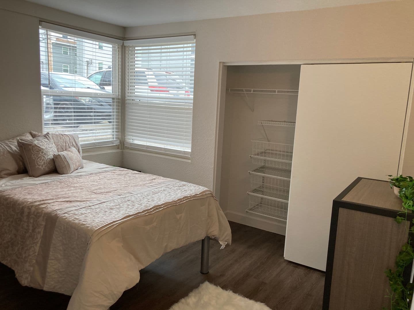 Champaign Apartment: 510 E Stoughton