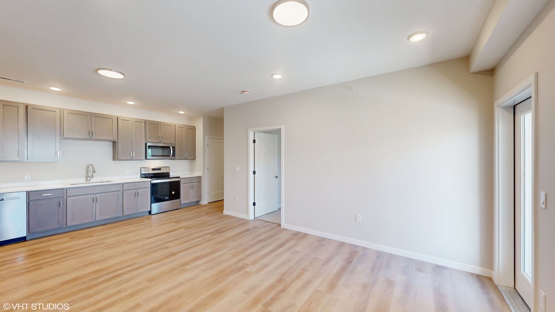 Champaign Apartment: 1915 S. Mattis