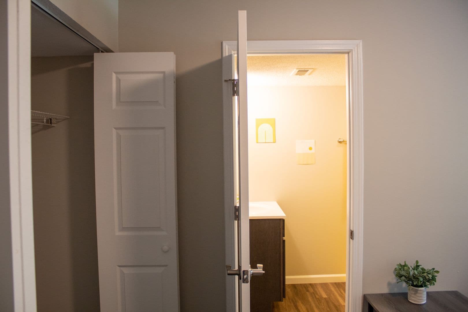 Urbana Apartment: 402 N Gregory Street