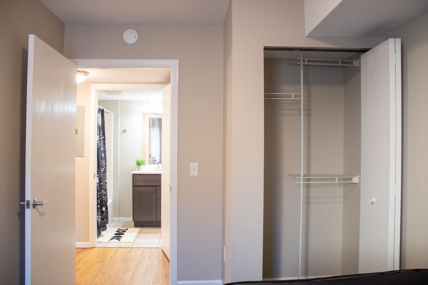 Urbana Apartment: 1010 W Stoughton