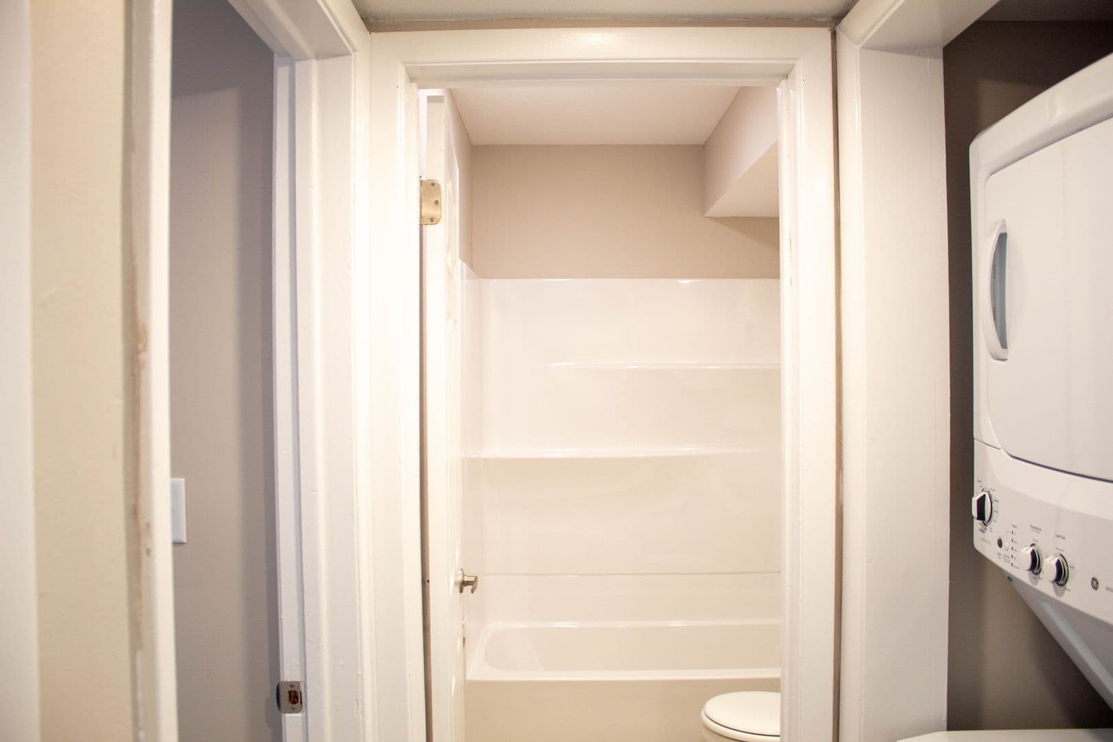 Champaign Apartment: 108 E Healey Street