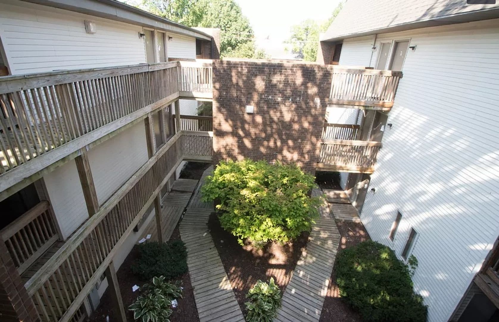 Urbana Apartment: 106 S Gregory Street