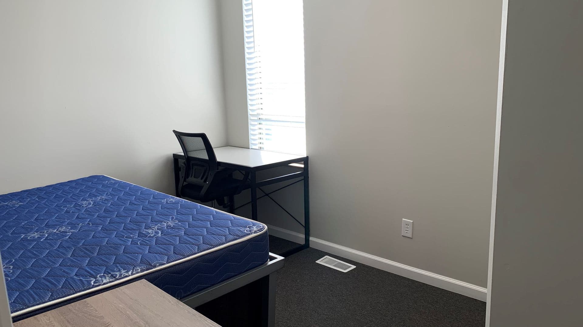 Champaign Apartment: 105 S Wright