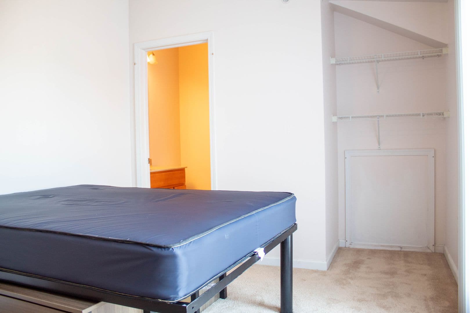 Champaign Apartment: 606 E Stoughton
