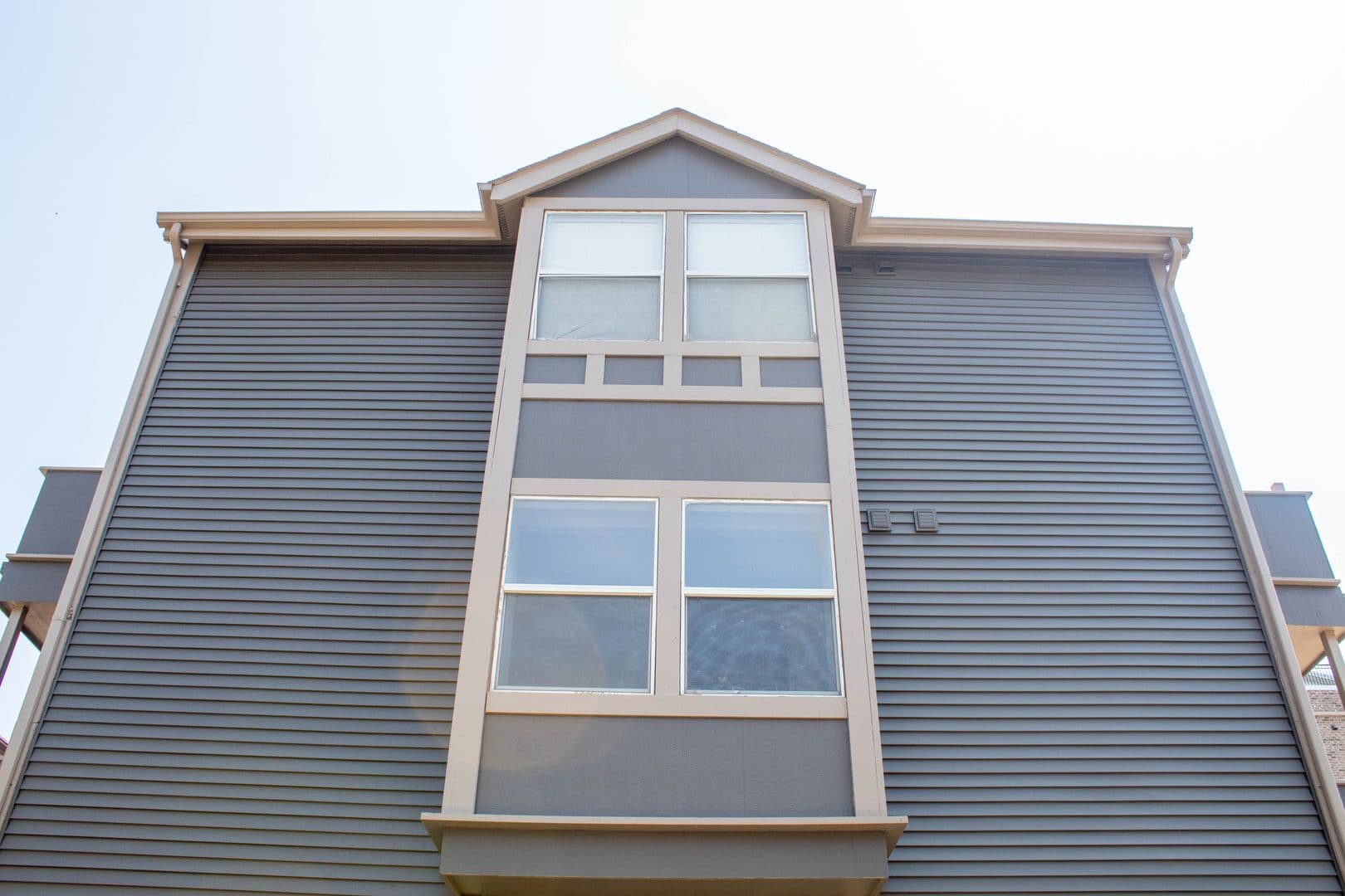 Champaign Apartment: 103 E Chalmers Street