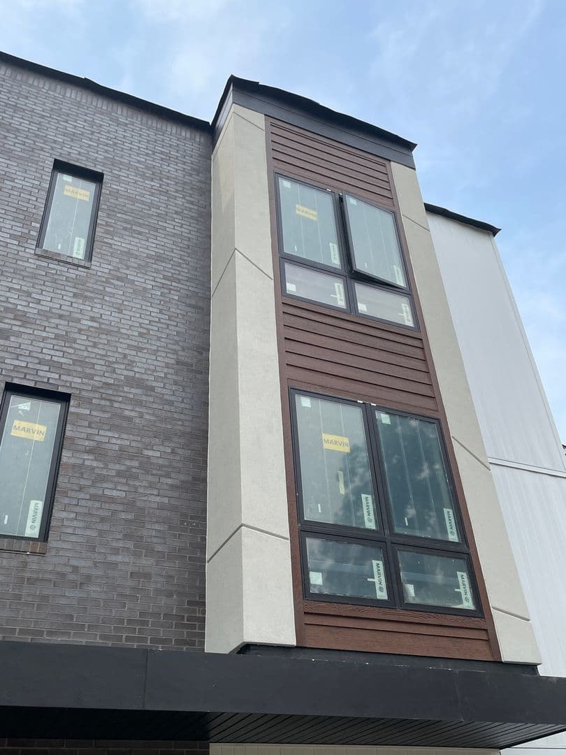 Urbana Apartment: 1009 W Stoughton