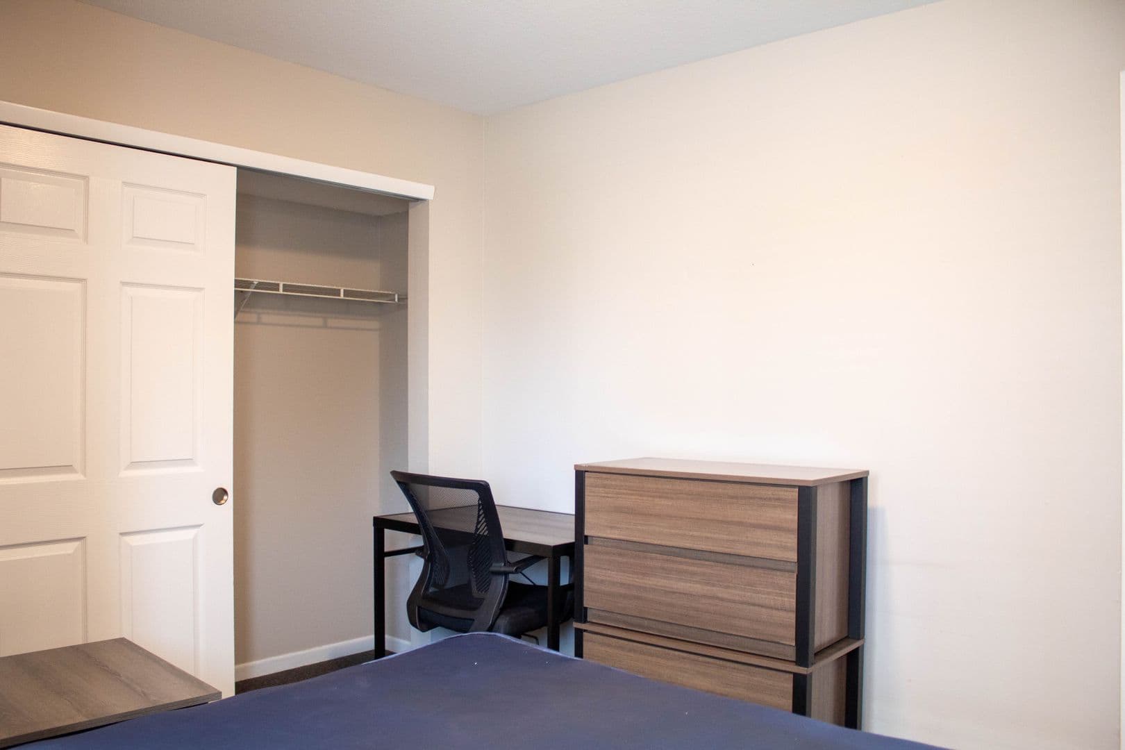 Champaign Apartment: 202 E Chalmers St