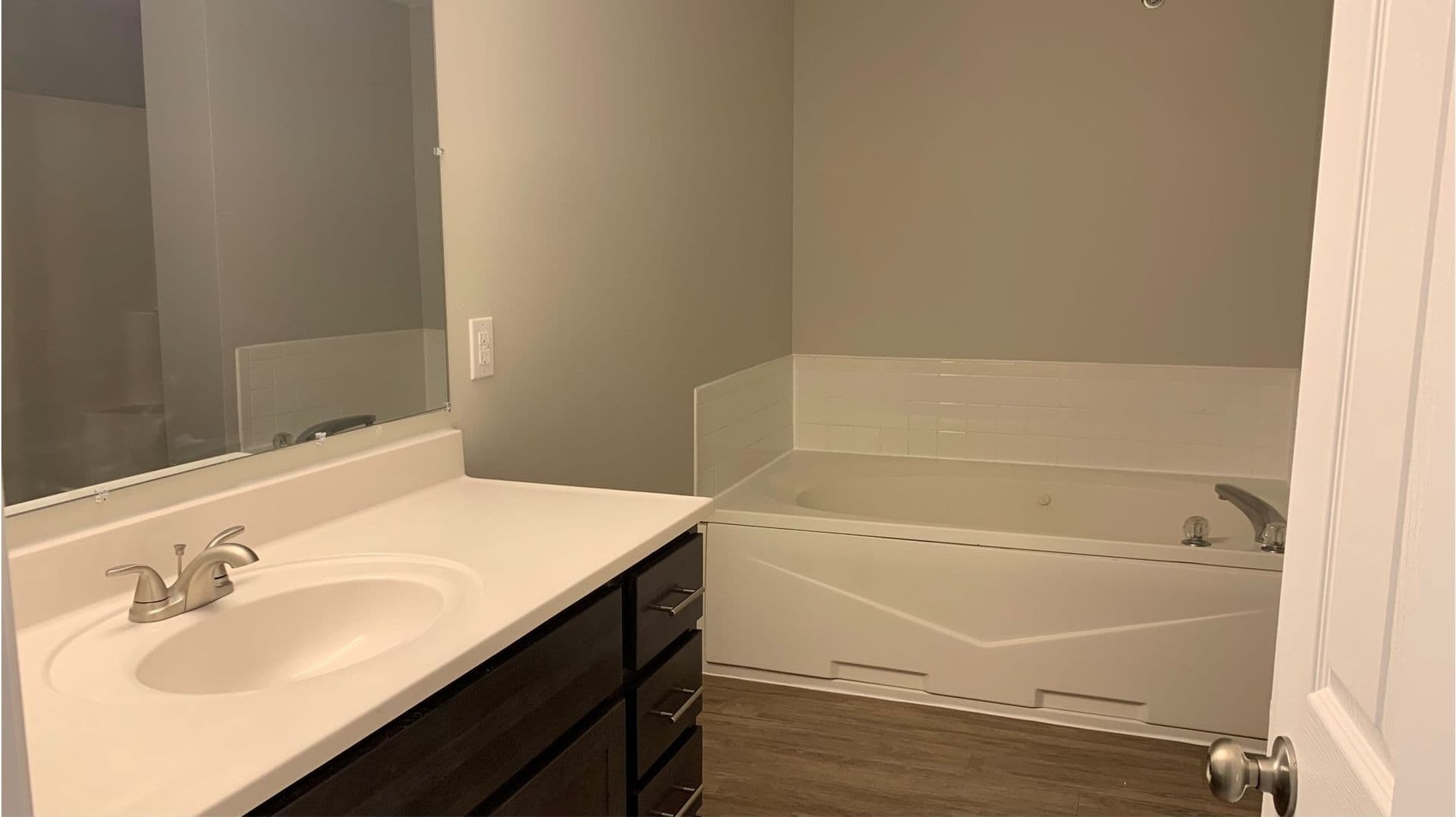 Champaign Apartment: 408 E Springfield