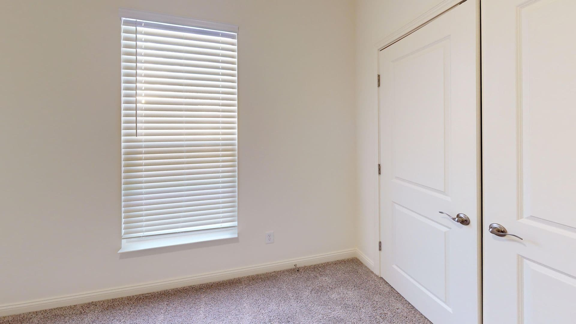 Avon Apartment: 8483 E County Rd 200 N