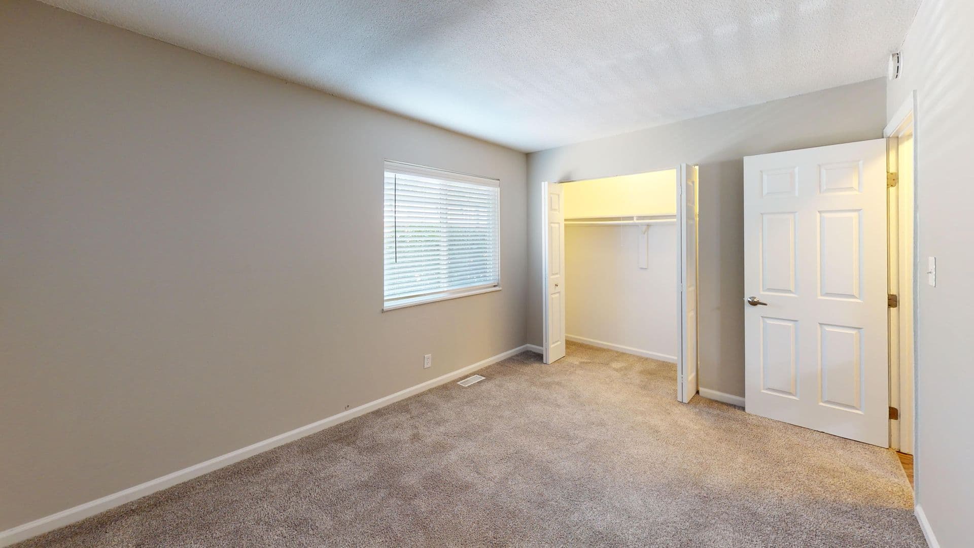 Indianapolis Apartment: 1349 Saddlebrook Court