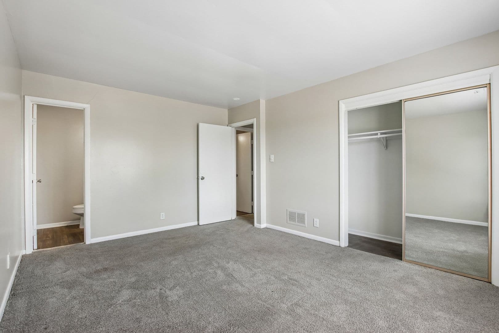 Speedway Apartment: 6010 W 25th Street