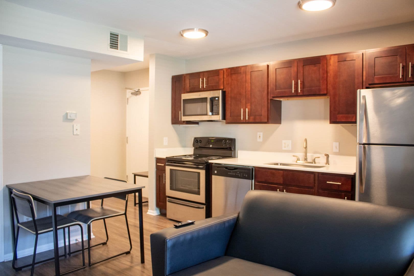 Champaign Apartment: 408 E Healey St
