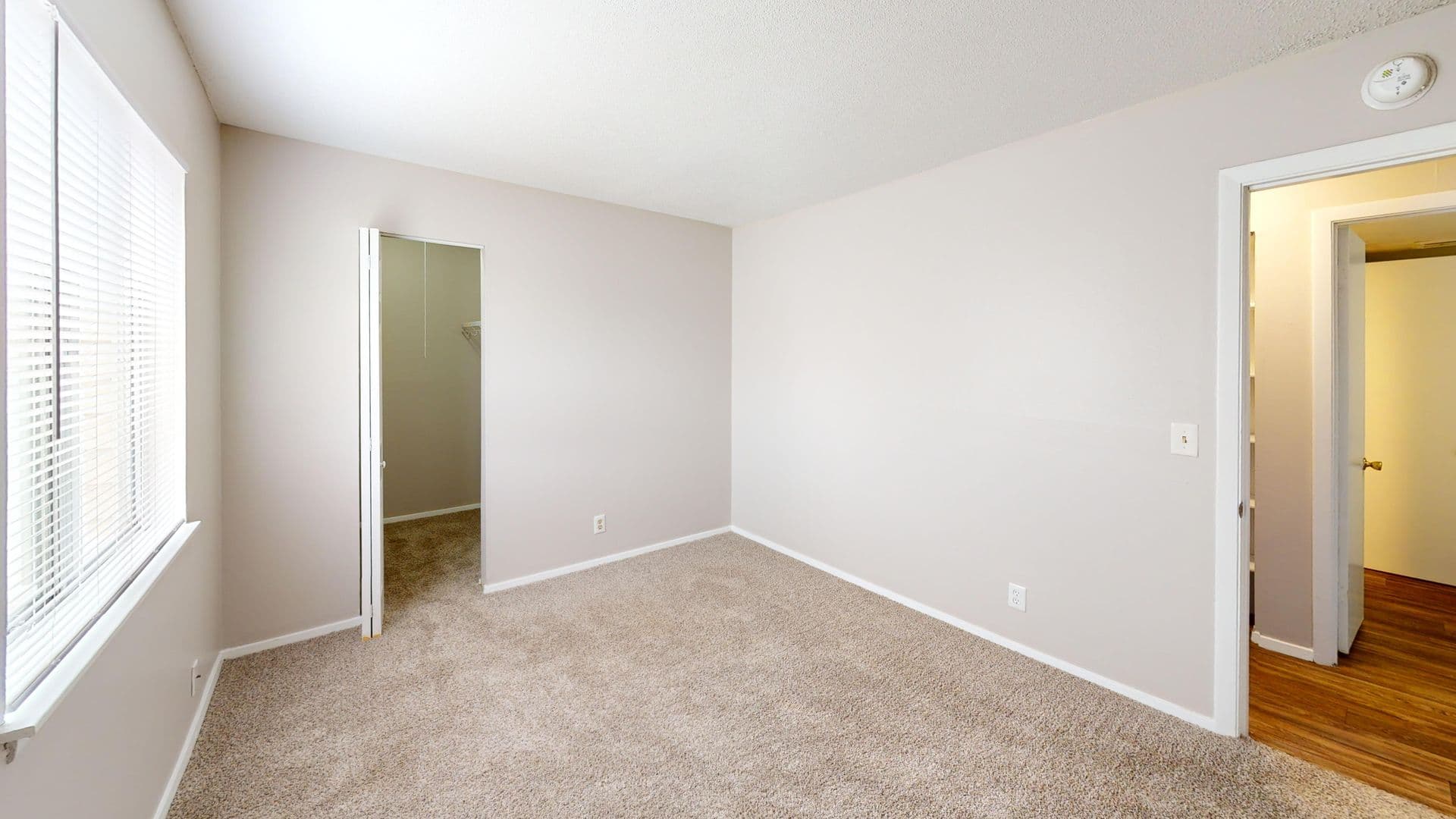 Peoria Apartment: 6516-6500 N University St