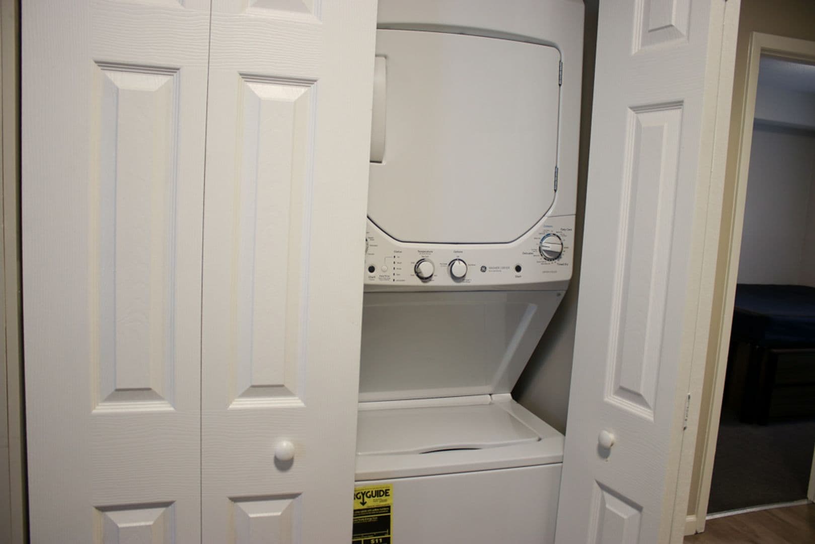 Urbana Apartment: 106 S Gregory Street