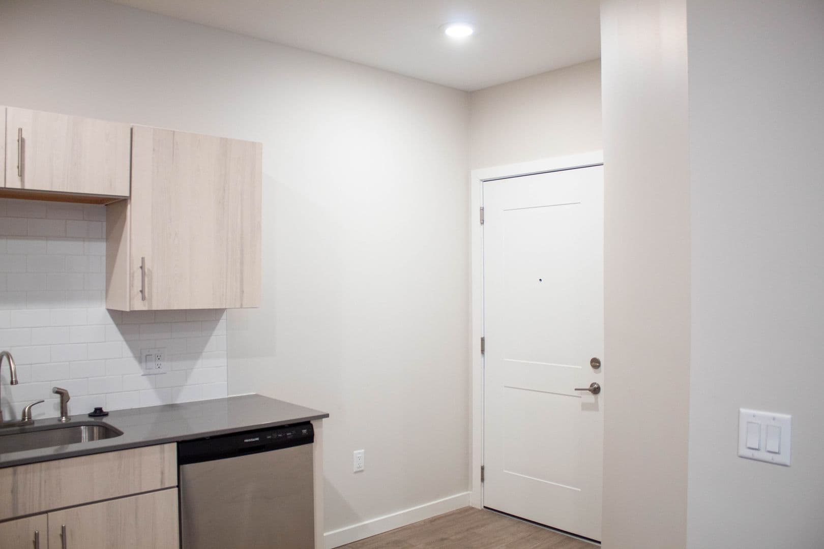 Urbana Apartment: 1009 W Stoughton