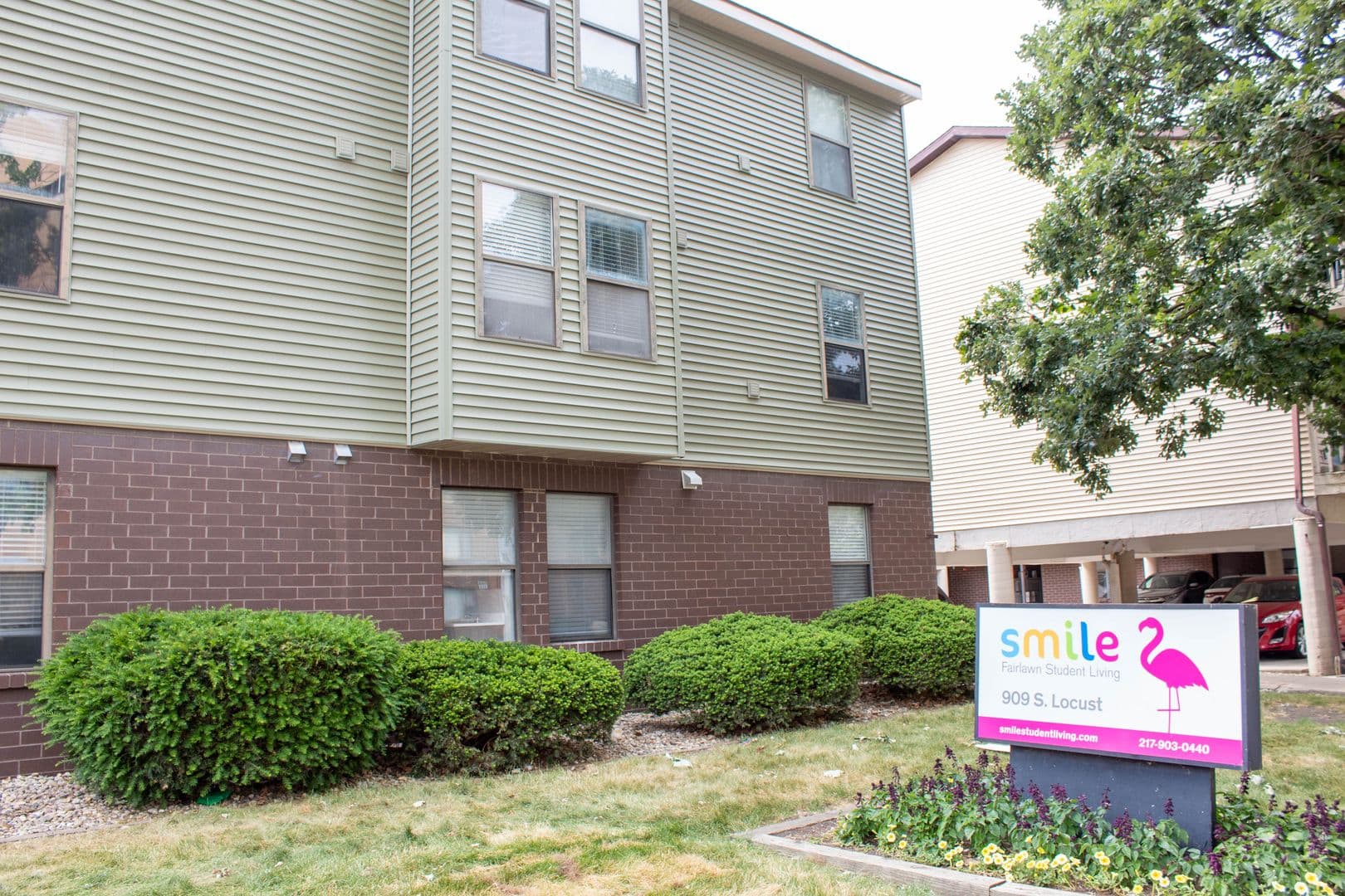 Champaign Apartment: 909 S Locust Street