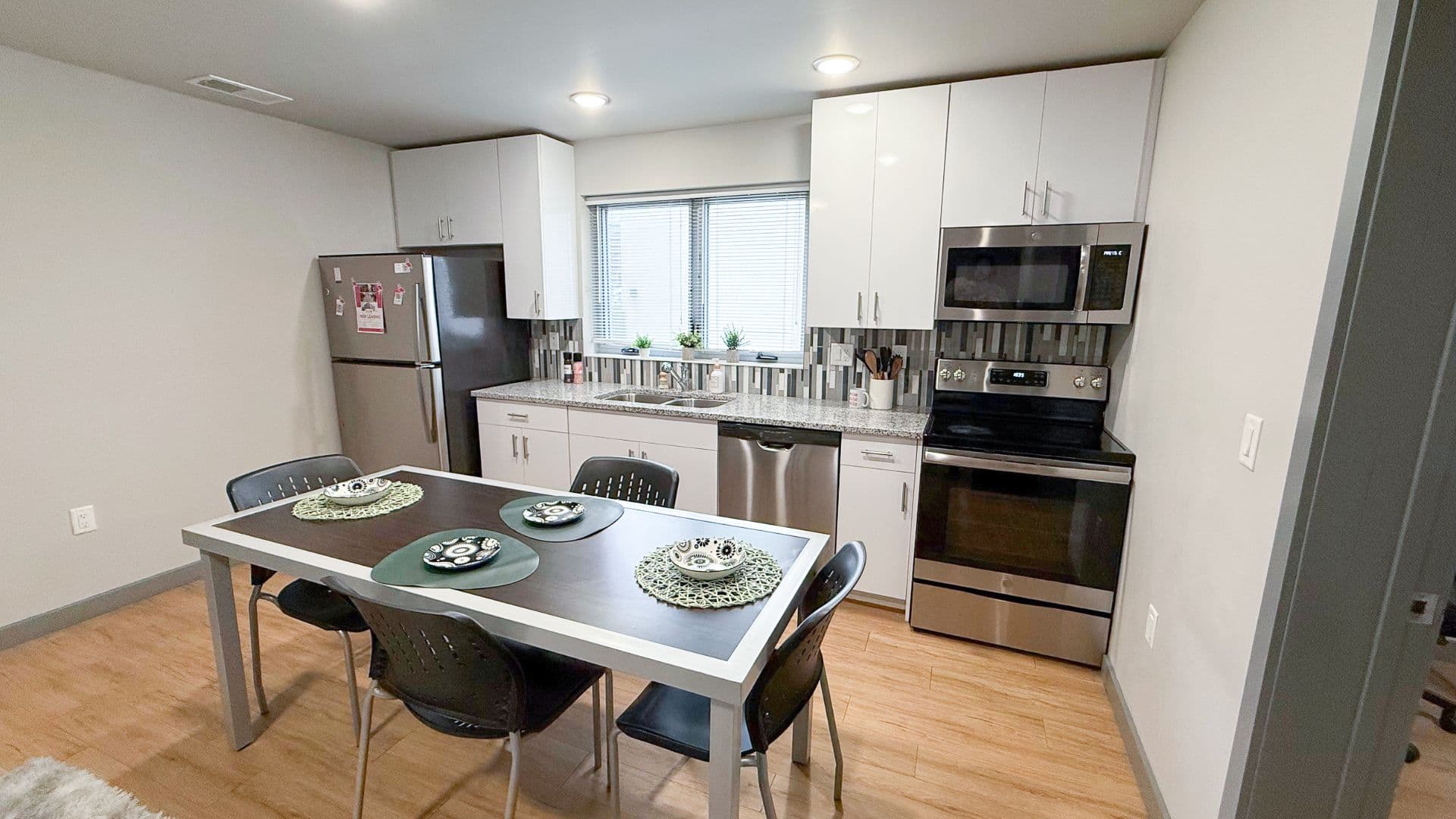 Champaign Apartment: 615 S Wright