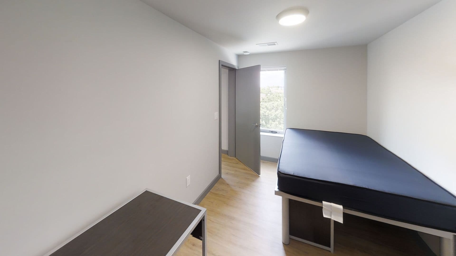 Champaign Apartment: 615 S Wright