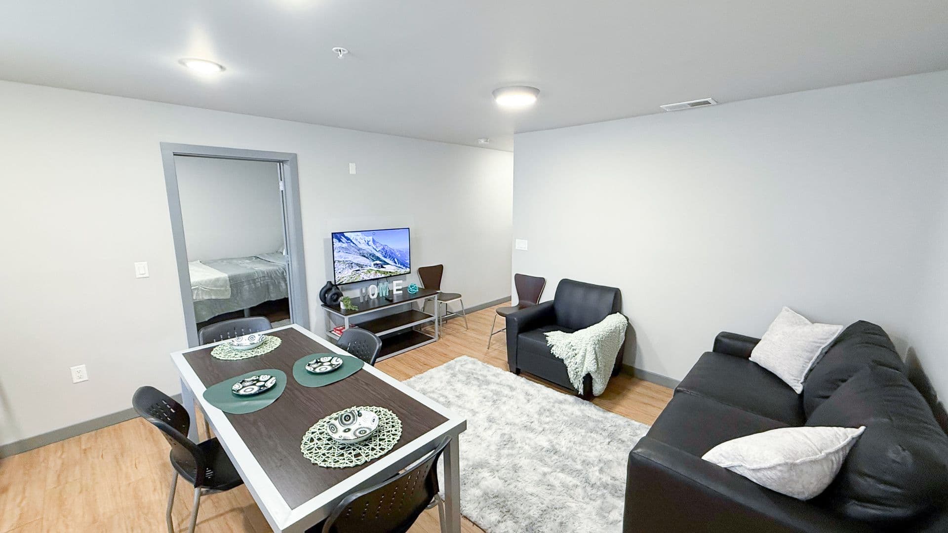 Champaign Apartment: 615 S Wright