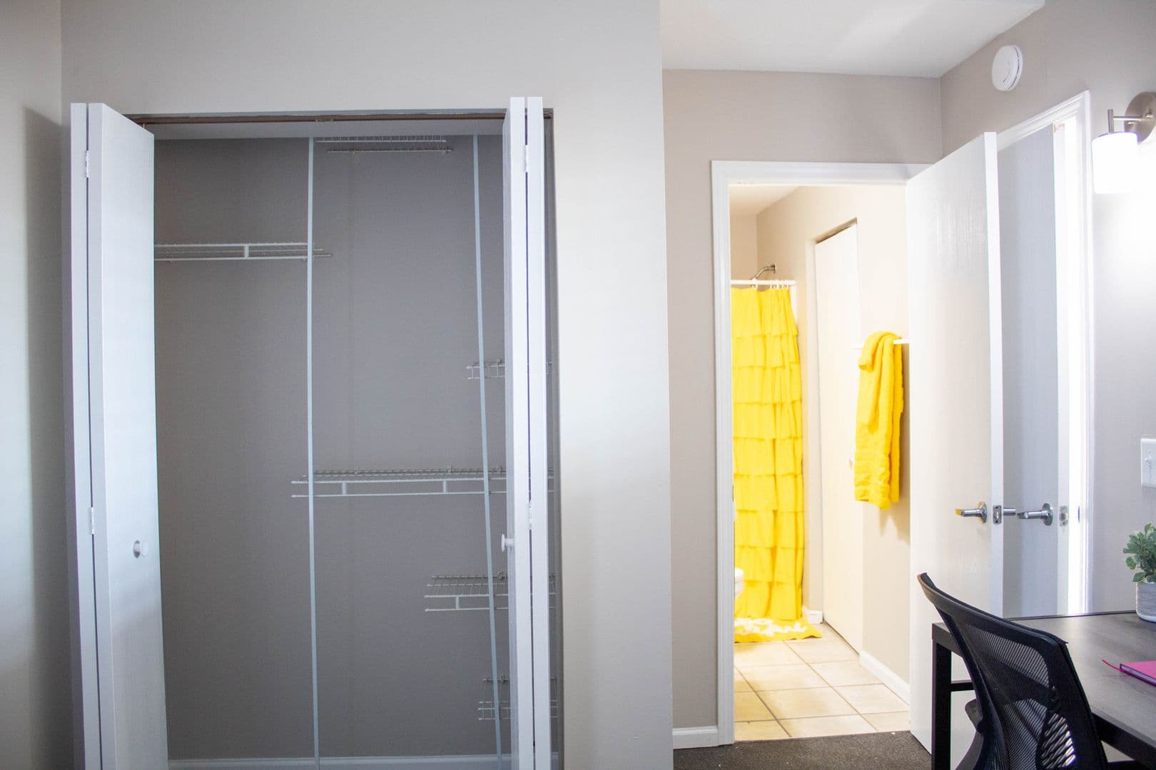 Urbana Apartment: 1010 W Stoughton