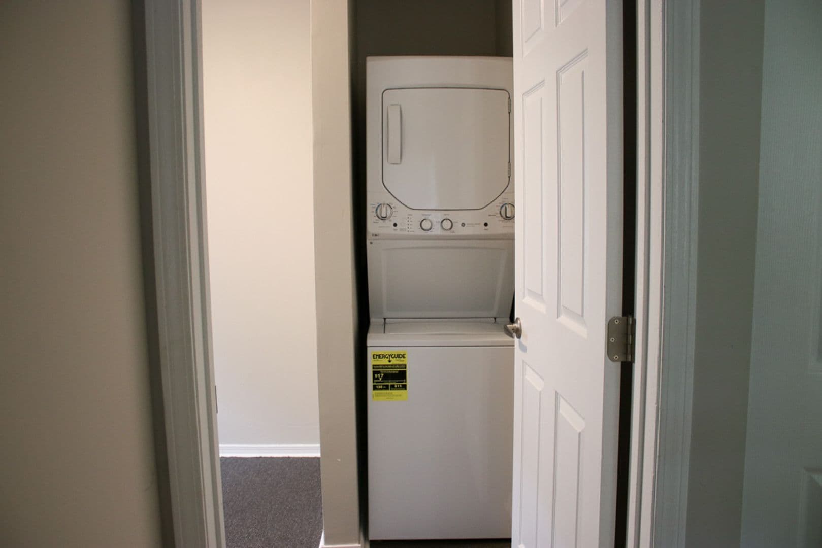 Urbana Apartment: 812 W Nevada Street