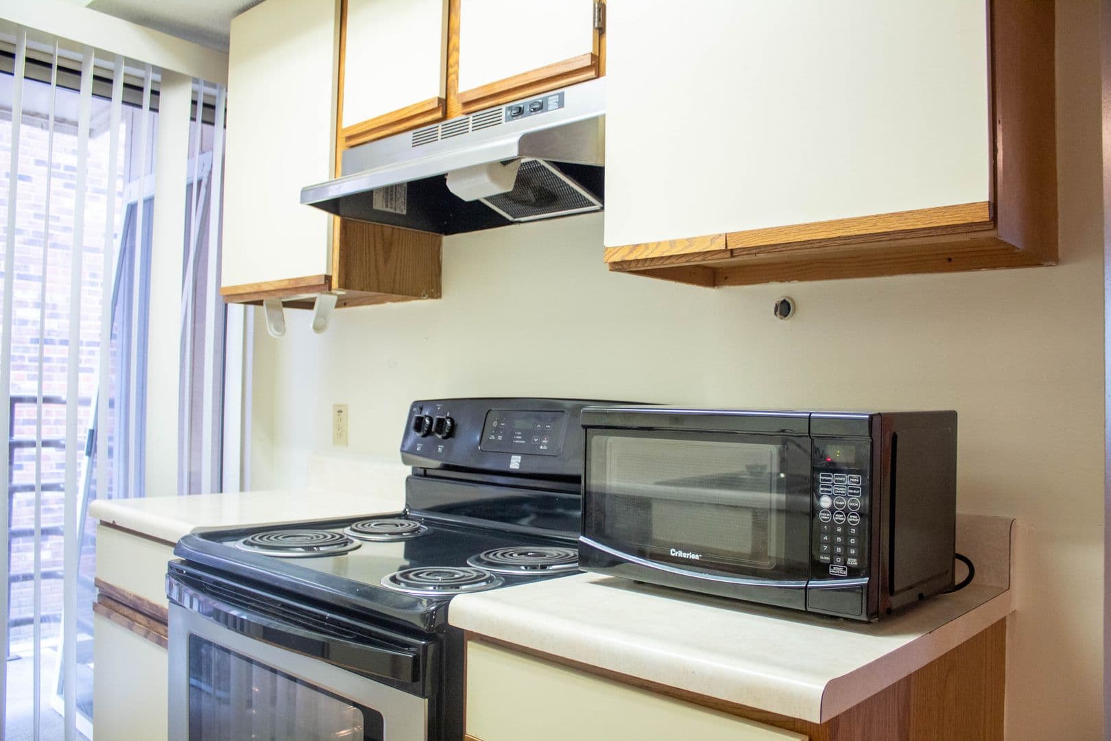 Urbana Apartment: 905 W Oregon
