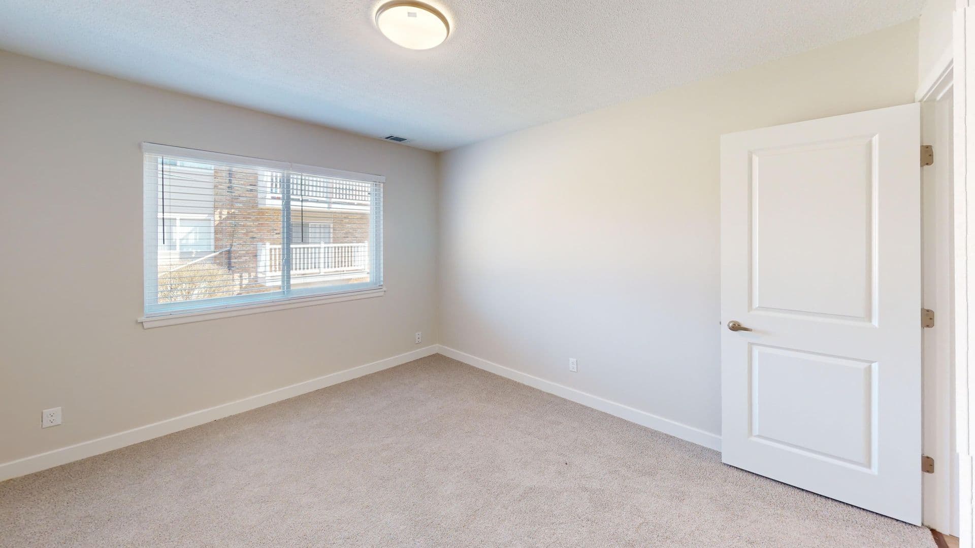 Champaign Apartment: 1515 W. Kirby Ave.