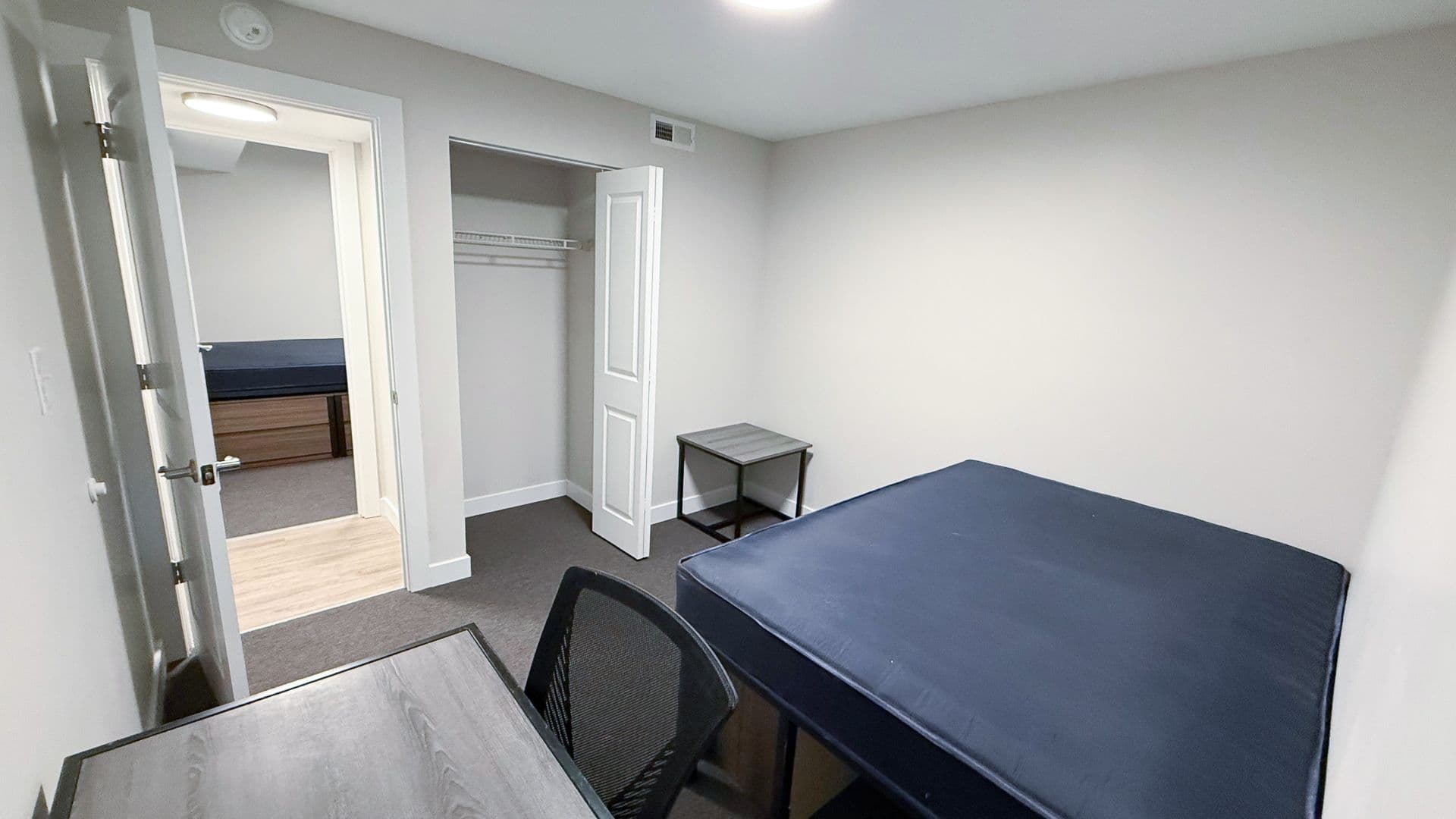 Urbana Apartment: 104 N Lincoln Ave