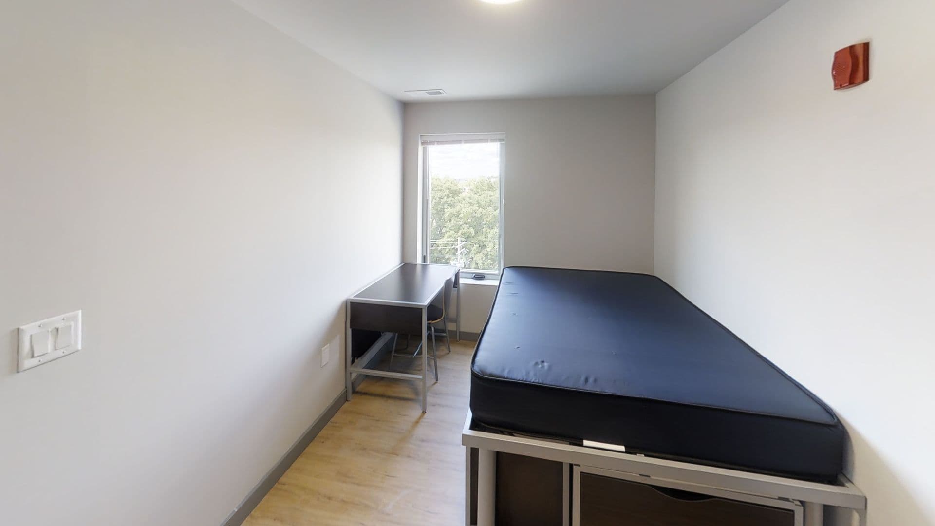 Champaign Apartment: 615 S Wright