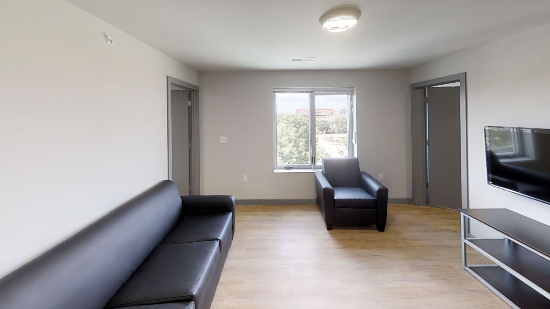 Champaign Apartment: 615 S Wright