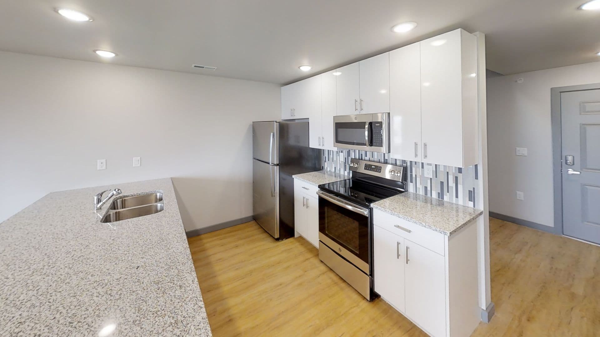 Champaign Apartment: 615 S Wright