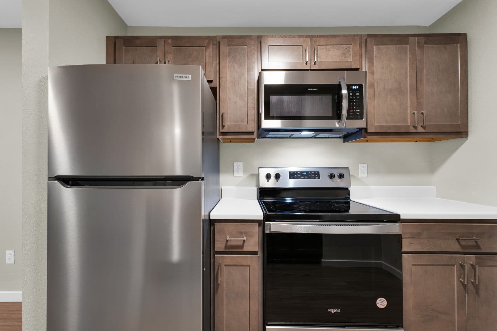 Savoy Apartment: 117 Sterling Ct