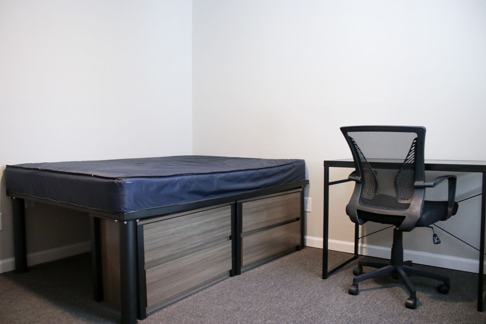 Urbana Apartment: 106 S Gregory Street
